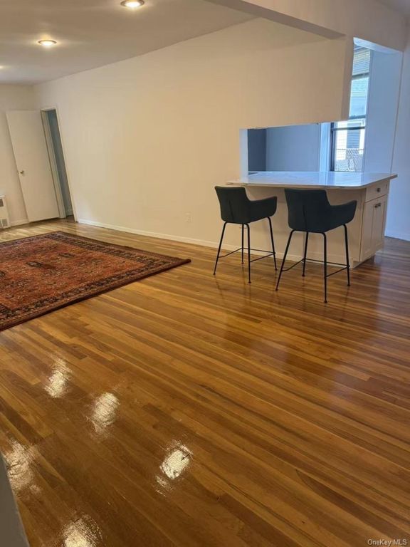 43-25 Douglaston Parkway 2D, Douglaston, NY 11363