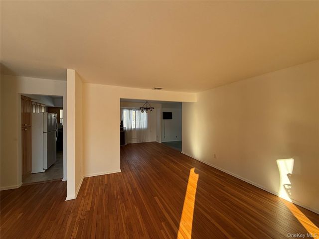 9 Hayrick Lane, Commack, NY 11725