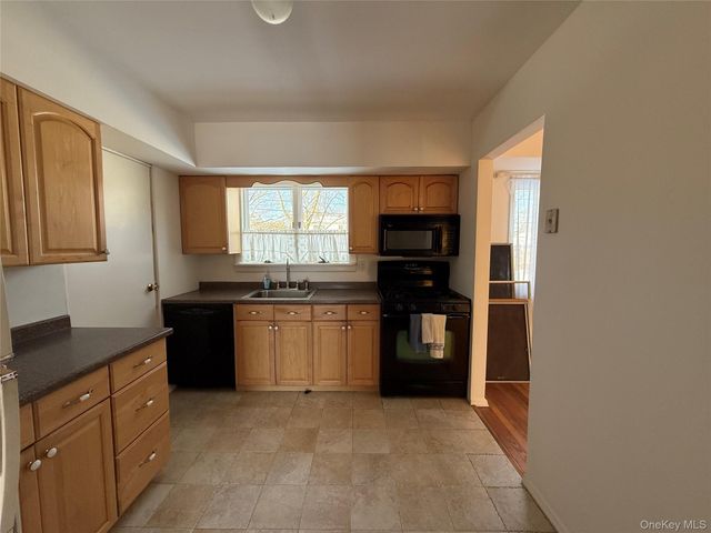 9 Hayrick Lane, Commack, NY 11725