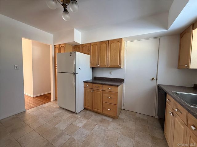 9 Hayrick Lane, Commack, NY 11725