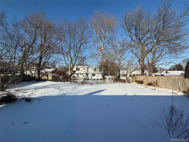 9 Hayrick Lane, Commack, NY 11725