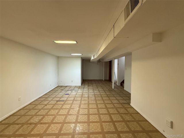 9 Hayrick Lane, Commack, NY 11725