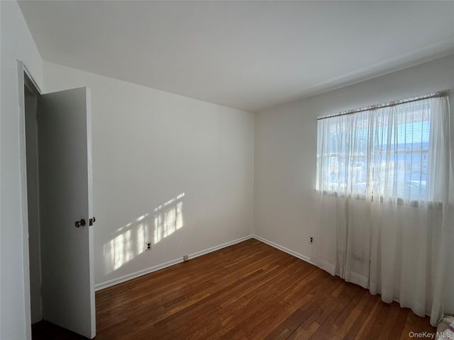 9 Hayrick Lane, Commack, NY 11725