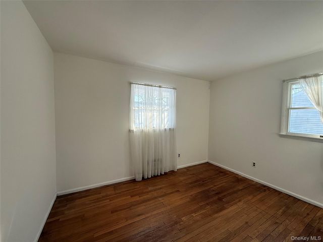 9 Hayrick Lane, Commack, NY 11725