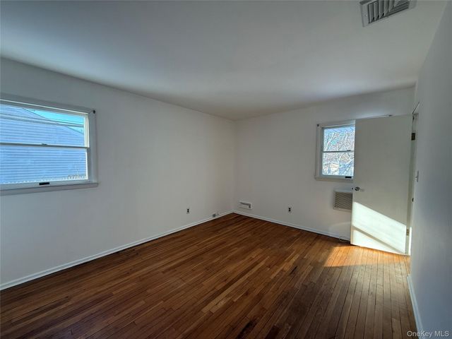 9 Hayrick Lane, Commack, NY 11725