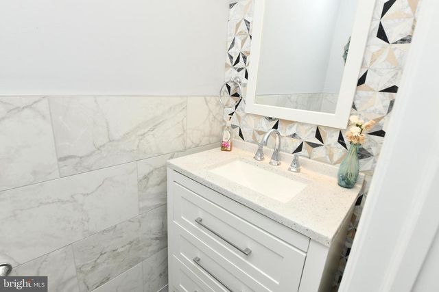 217 TURNBERRY DR, Thorndale, PA 19372