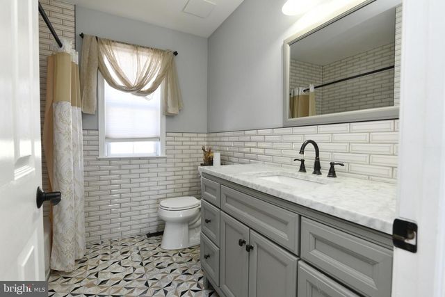 217 TURNBERRY DR, Thorndale, PA 19372