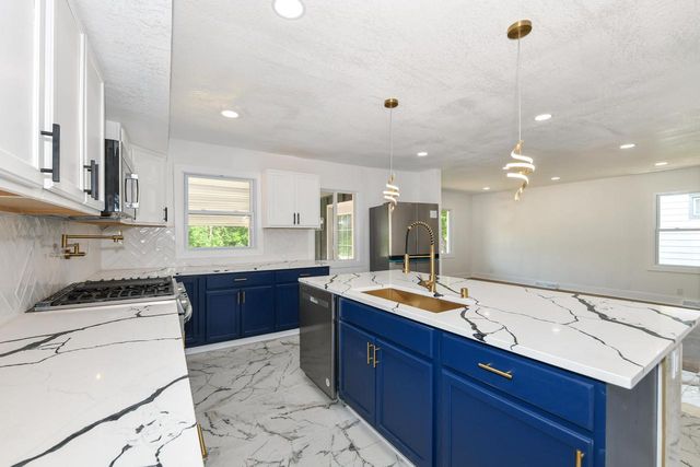 8481 N 52nd STREET, Brown Deer, WI 53223