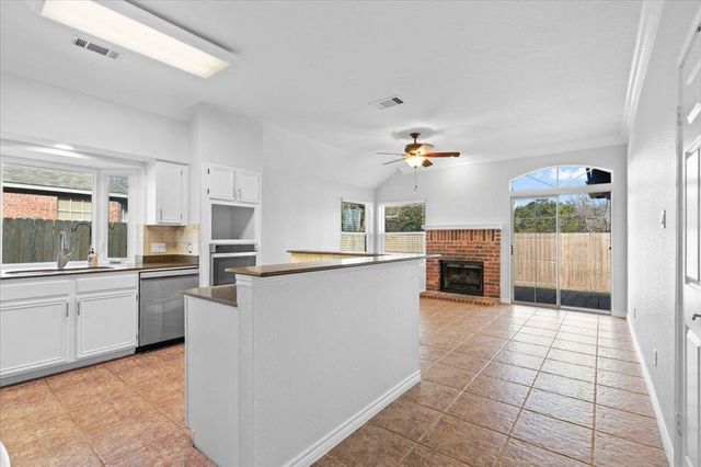 8002 Manx DR, Round Rock, TX 78681