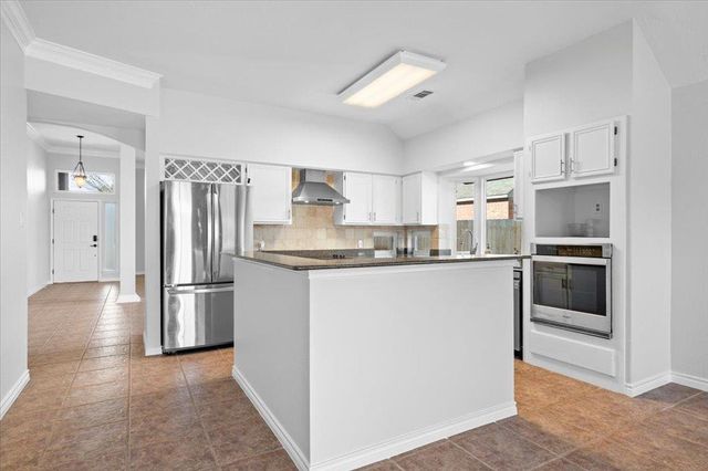 8002 Manx DR, Round Rock, TX 78681