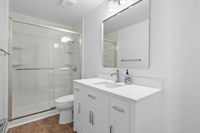 8002 Manx DR, Round Rock, TX 78681