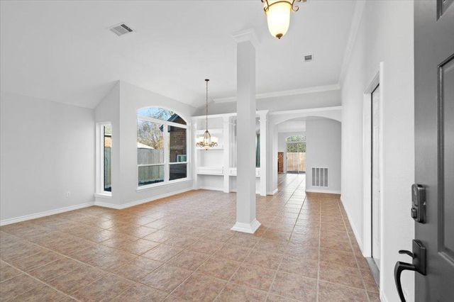 8002 Manx DR, Round Rock, TX 78681