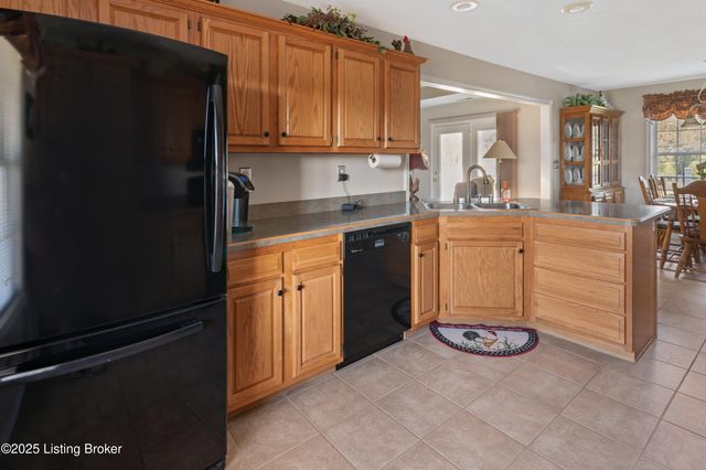 146 N Kristal Springs Dr, Shepherdsville, KY 40165