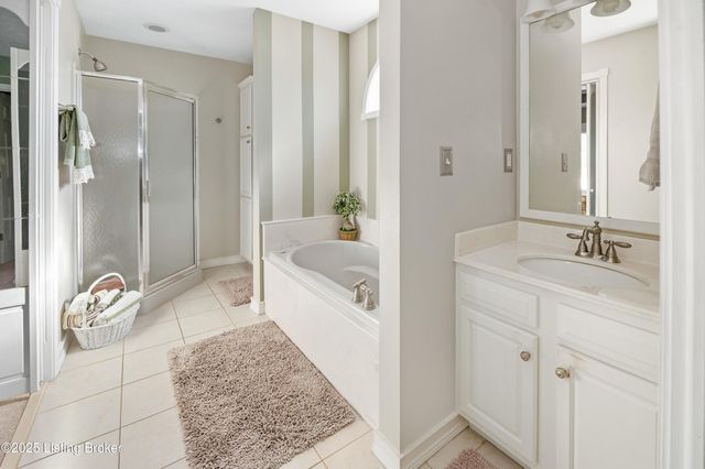 146 N Kristal Springs Dr, Shepherdsville, KY 40165