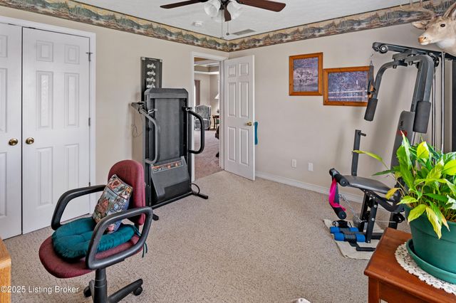 146 N Kristal Springs Dr, Shepherdsville, KY 40165