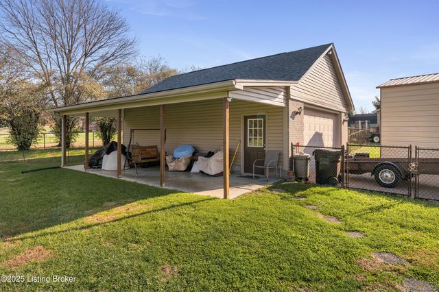 146 N Kristal Springs Dr, Shepherdsville, KY 40165