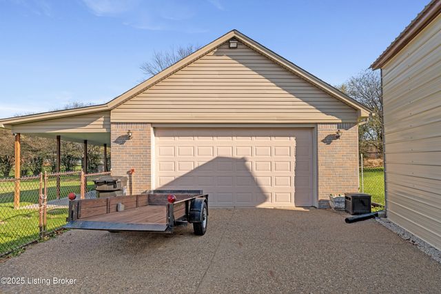 146 N Kristal Springs Dr, Shepherdsville, KY 40165