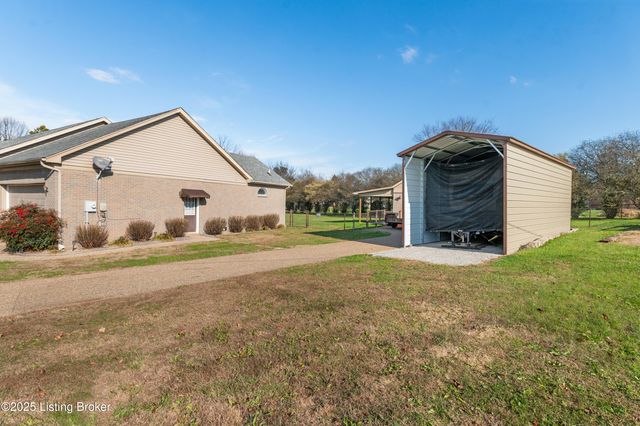 146 N Kristal Springs Dr, Shepherdsville, KY 40165