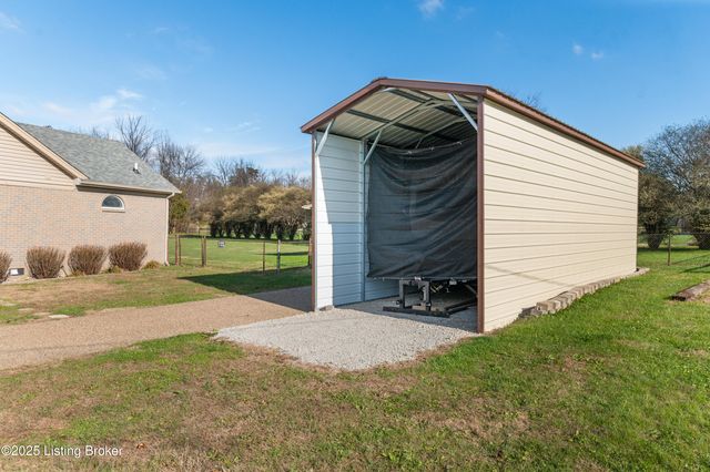 146 N Kristal Springs Dr, Shepherdsville, KY 40165