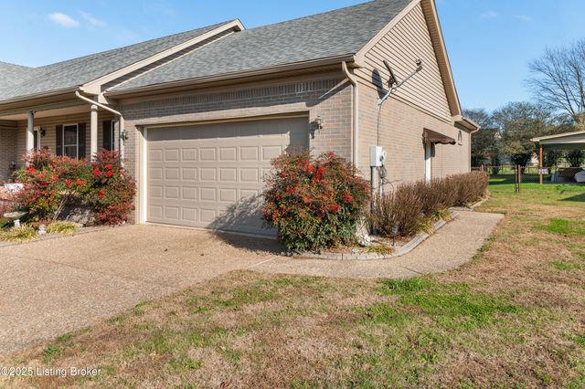 146 N Kristal Springs Dr, Shepherdsville, KY 40165