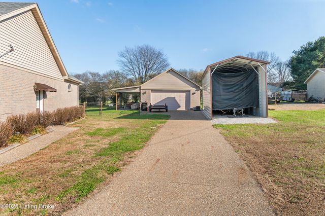 146 N Kristal Springs Dr, Shepherdsville, KY 40165