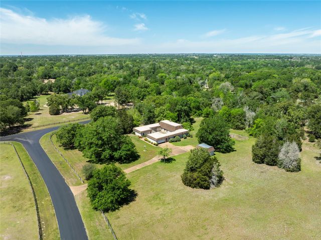 119 Heritage Trail, Bellville, TX 77418