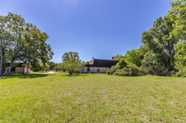 119 Heritage Trail, Bellville, TX 77418