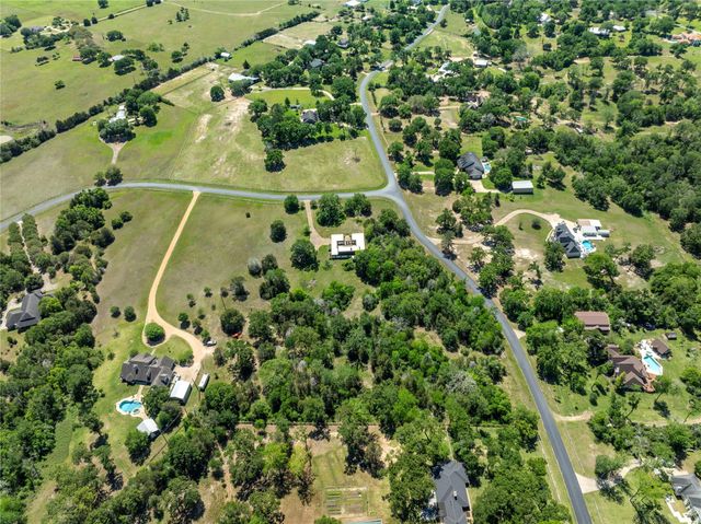 119 Heritage Trail, Bellville, TX 77418