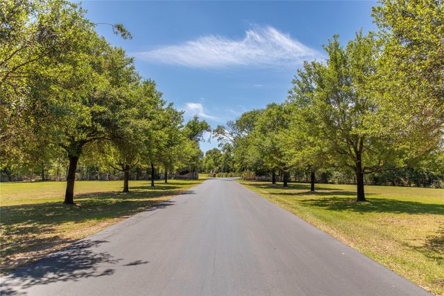 119 Heritage Trail, Bellville, TX 77418