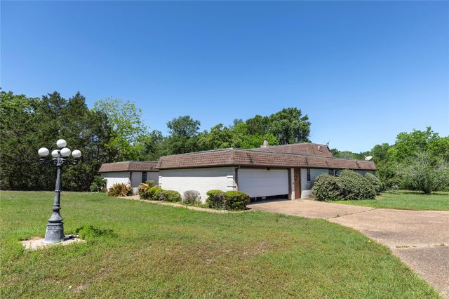 119 Heritage Trail, Bellville, TX 77418