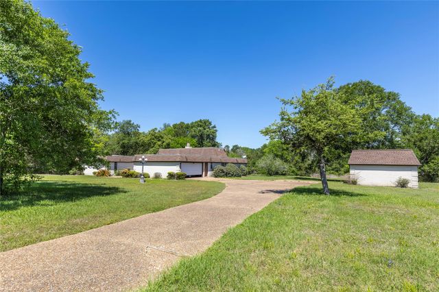 119 Heritage Trail, Bellville, TX 77418