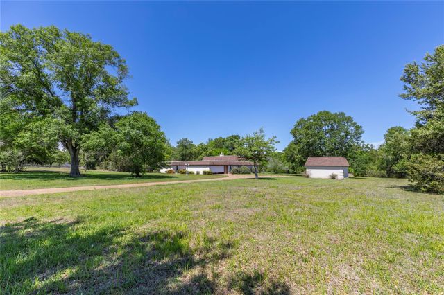 119 Heritage Trail, Bellville, TX 77418