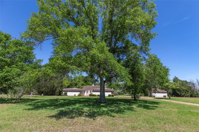 119 Heritage Trail, Bellville, TX 77418