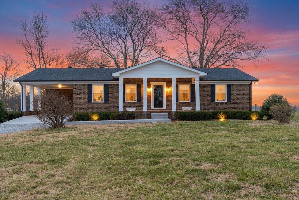 8412 Highway 41, N, Adams, TN 37010