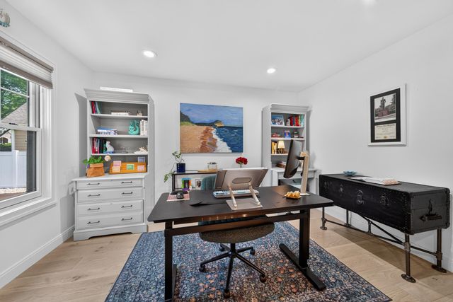 220 Red Oak Lane, Rochester Hills, MI 48307
