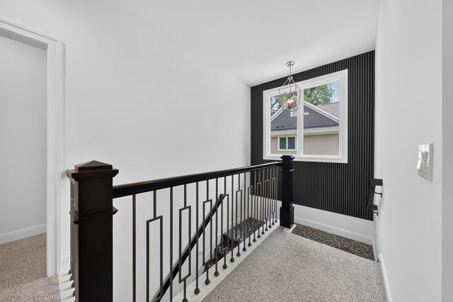 220 Red Oak Lane, Rochester Hills, MI 48307