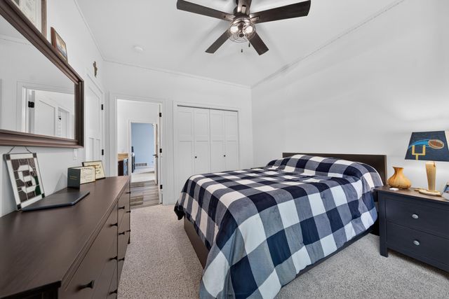 220 Red Oak Lane, Rochester Hills, MI 48307