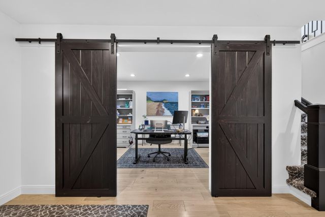 220 Red Oak Lane, Rochester Hills, MI 48307