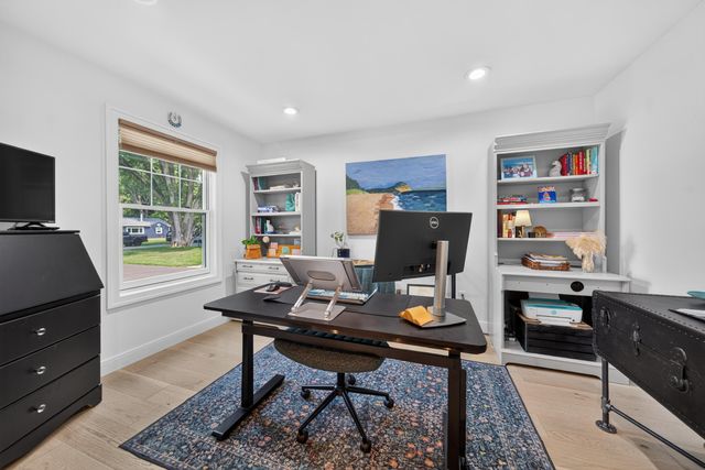 220 Red Oak Lane, Rochester Hills, MI 48307