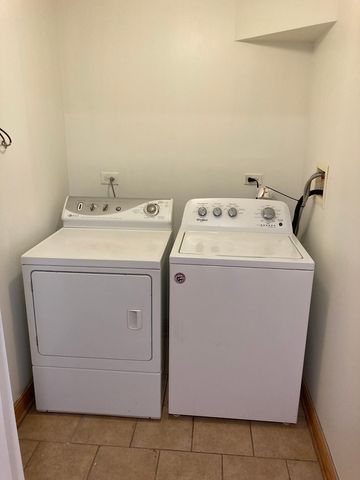 6406 S INGLESIDE Avenue, Chicago, IL 60637