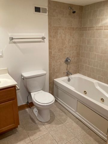 6406 S INGLESIDE Avenue, Chicago, IL 60637