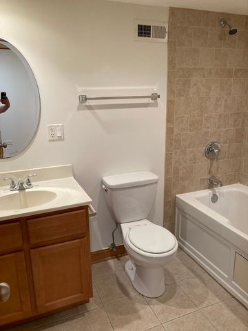 6406 S INGLESIDE Avenue, Chicago, IL 60637