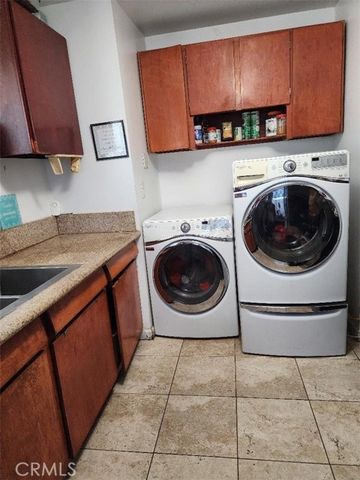 319 E 98th Street, Inglewood, CA 90301