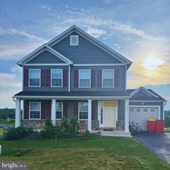 212 WOODRIDGE DR, Shippensburg, PA 17257