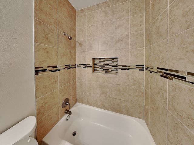 1002 Woodcrest Drive, Lancaster, TX 75134