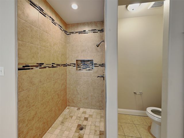 1002 Woodcrest Drive, Lancaster, TX 75134