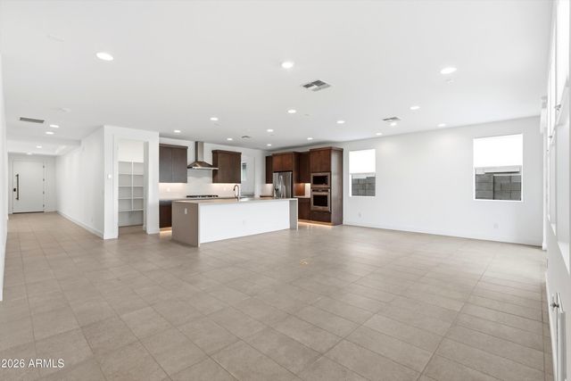 10252 E UTAH Avenue, Mesa, AZ 85212