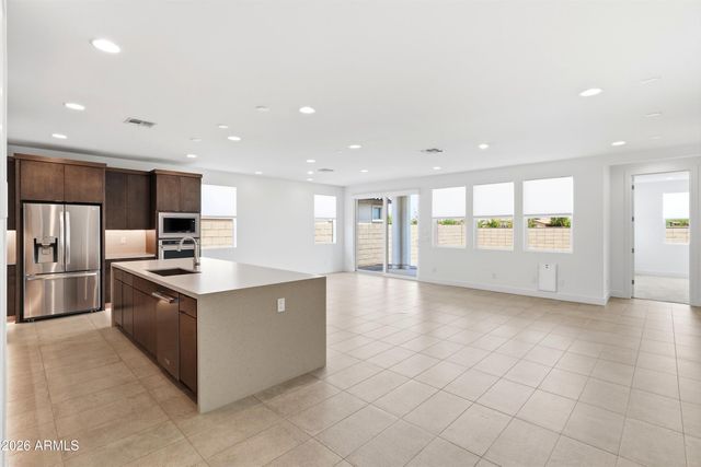 10252 E UTAH Avenue, Mesa, AZ 85212