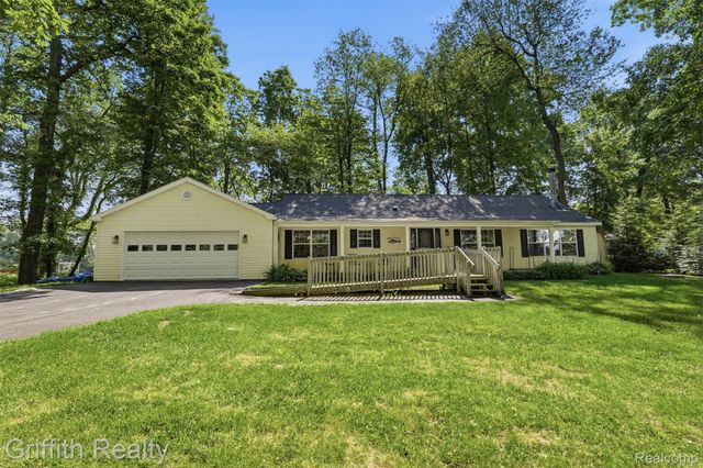 260 Ellsworth Lake Drive, Lyndon Township, MI 48137