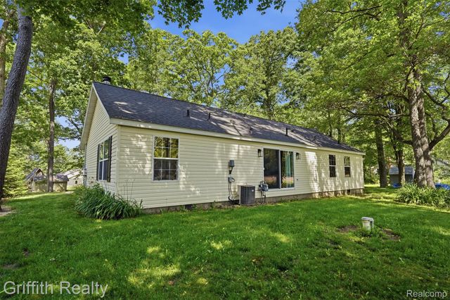 260 Ellsworth Lake Drive, Lyndon Township, MI 48137